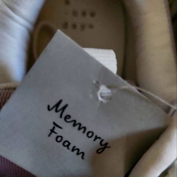 Women's Two-Tone Memory Foam Sneakers; New Day Brand - Picture 4 of 4